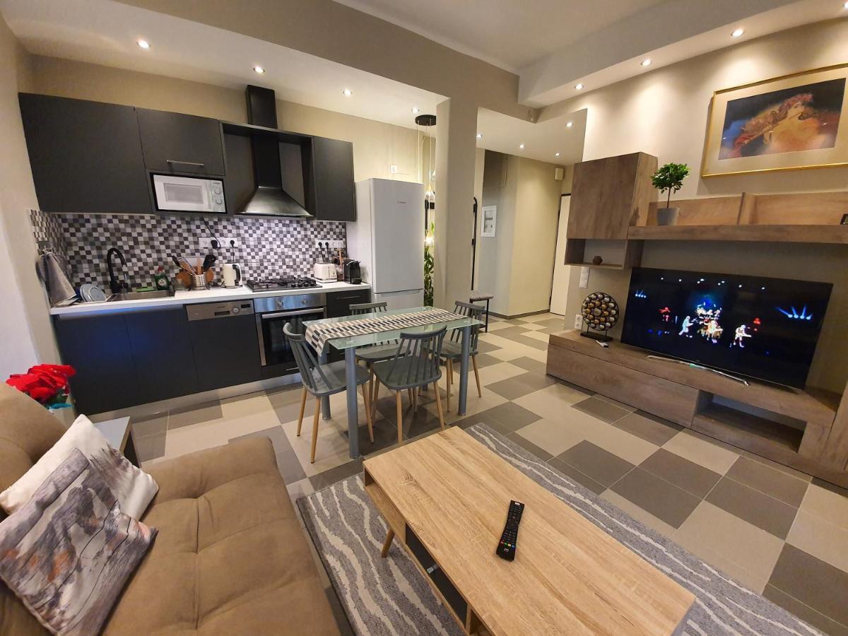 Lukas-2 B/R Luxurious Flat With Veranda Apartment Атина Екстериор снимка